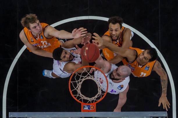 虽然赛季初 虽然赛季初