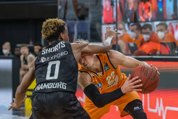 星前锋莱万 星前锋莱万