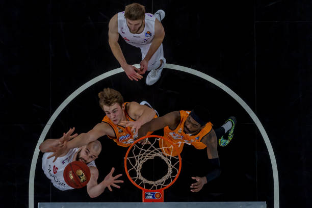 空球争夺和 空球争夺和